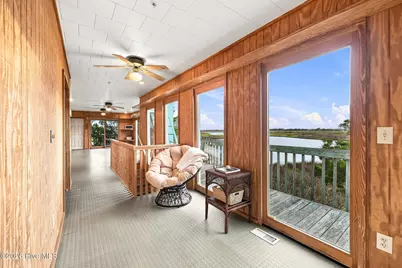 957 Broadway Street, Surf City, NC 28445 - Photo 3