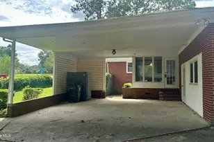 101 E Vance St, Williamston, NC 27892 - Photo 7