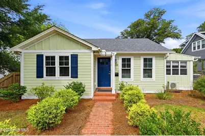 609 Clarendon Avenue, Southport, NC 28461 - Photo 1
