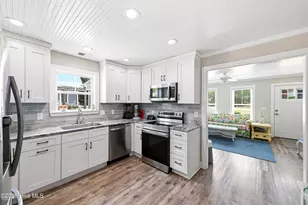 609 Clarendon Ave, Southport, NC 28461 - Photo 13