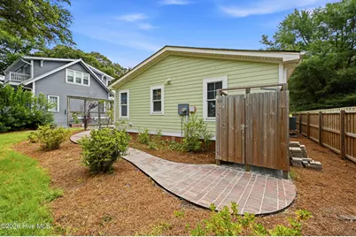 609 Clarendon Avenue, Southport, NC 28461 - Photo 31