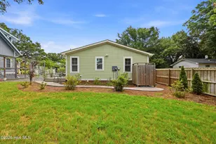 609 Clarendon Ave, Southport, NC 28461 - Photo 31
