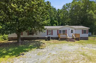 304 Mullins St, Princeville, NC 27886 - Photo 3