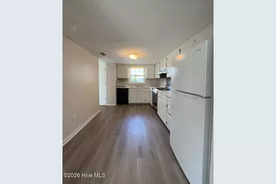 116 Palace Circle, Jacksonville, NC 28546 - Photo 3