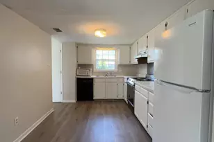 116 Palace Cir, Jacksonville, NC 28546 - Photo 3