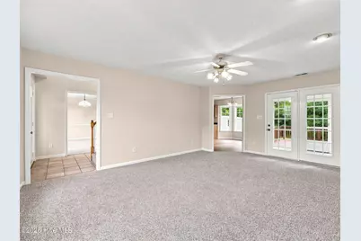 812 Commons Drive N, Jacksonville, NC 28546 - Photo 7