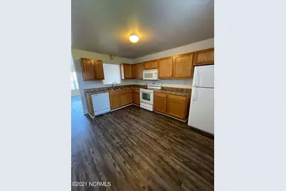 206 Bridgewood Drive, Jacksonville, NC 28546 - Photo 5