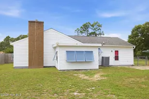 712 James Dr, Newport, NC 28570 - Photo 3