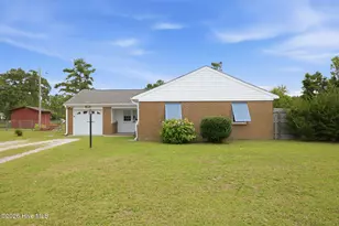 712 James Dr, Newport, NC 28570 - Photo 1