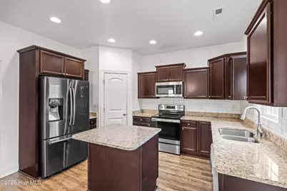 877 Stormy Gale Lane, Sneads Ferry, NC 28460 - Photo 5