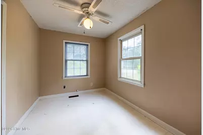 413 Seymour Street, Aberdeen, NC 28315 - Photo 15