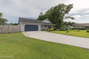 303 Mertz Ct, Hubert, NC 28539 - Photo 3