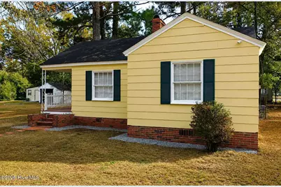 914 Biggs Street, Laurinburg, NC 28352 - Photo 1