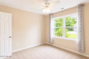 407 Hidden Oaks Dr, Jacksonville, NC 28546 - Photo 11