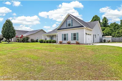 109 Pembury Way, Richlands, NC 28574 - Photo 3