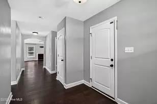 109 Pembury Way, Richlands, NC 28574 - Photo 5