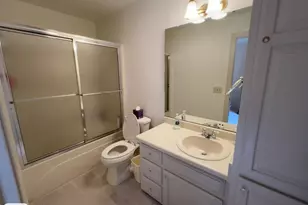909 Lakeview Dr, Clinton, NC 28328 - Photo 33