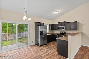 106 Lilac Ln, Richlands, NC 28574 - Photo 7