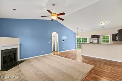 106 Lilac Lane, Richlands, NC 28574 - Photo 5