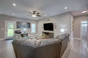 209 Pecan Grove Ct, New Bern, NC 28562 - Photo 5