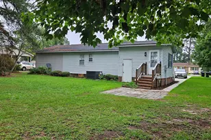 113A Jefferson St, Clinton, NC 28328 - Photo 3