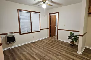 113A Jefferson St, Clinton, NC 28328 - Photo 9