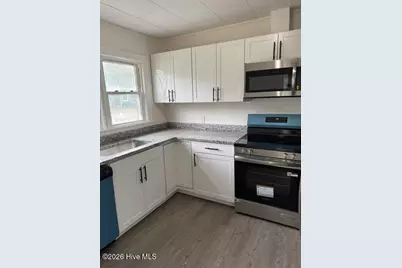 1009 W New Hampshire Avenue, Southern Pines, NC 28387 - Photo 3