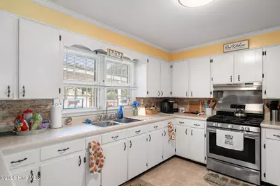 241 N Monk Street, Magnolia, NC 28453 - Photo 9