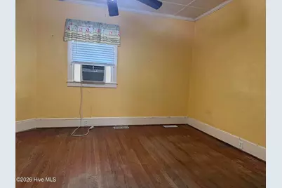210 N Harvey Street, Washington, NC 27889 - Photo 5