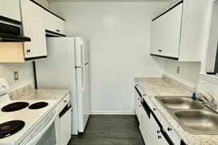 2702 Bluff View Dr, Greenville, NC 27834 - Photo 3