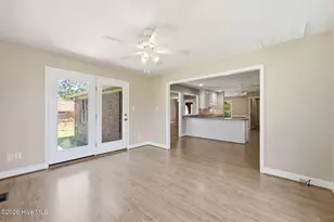 5208 Meadowbrook Dr, Trent Woods, NC 28562 - Photo 9