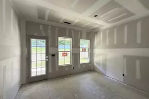 101 Crossvine St, Selma, NC 27576 - Photo 5