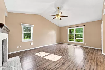 542 Shadowridge Road, Jacksonville, NC 28546 - Photo 9