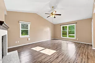 542 Shadowridge Rd, Jacksonville, NC 28546 - Photo 9