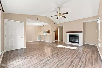 542 Shadowridge Road, Jacksonville, NC 28546 - Photo 7