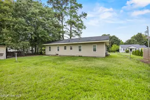 207 W Bridgers St, Burgaw, NC 28425 - Photo 15