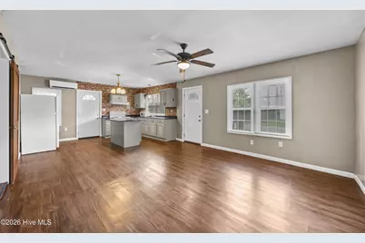 207 W Bridgers Street, Burgaw, NC 28425 - Photo 9