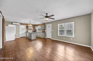 207 W Bridgers St, Burgaw, NC 28425 - Photo 9