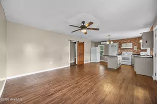 207 W Bridgers St, Burgaw, NC 28425 - Photo 11