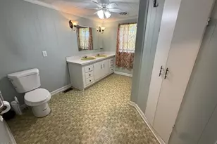 210 E Middle St, Creswell, NC 27928 - Photo 23