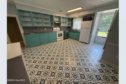 210 E Middle Street, Creswell, NC 27928 - Photo 13