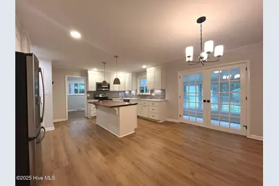 440 E Massachusetts Avenue, Southern Pines, NC 28387 - Photo 9