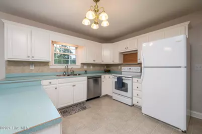122 Laura Drive, New Bern, NC 28562 - Photo 13