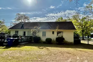 911 Atkinson St, Laurinburg, NC 28352 - Photo 17
