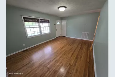 818 Williams Street, Jacksonville, NC 28540 - Photo 3