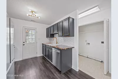 92 Shoreline Drive, Jacksonville, NC 28540 - Photo 5