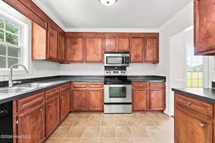 3298 Bessemer Dr, Greenville, NC 27858 - Photo 9