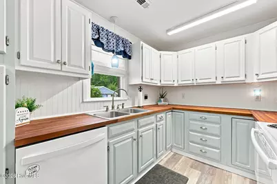 2610 W Forest Drive, Newport, NC 28570 - Photo 31