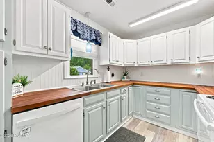 2610 W Forest Dr, Newport, NC 28570 - Photo 31