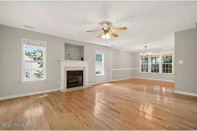 9818 N Olde Towne Wynd SE, Leland, NC 28451 - Photo 5
